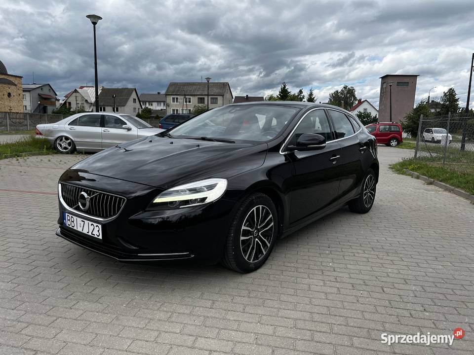 Volvo V40 II 20 20 T2 122 INSCRIPTION Benzyna benzyna Białystok sprzedam