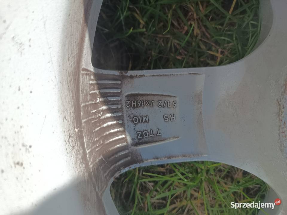 Aluminiowe felgi z oponami 2156016R zimowe