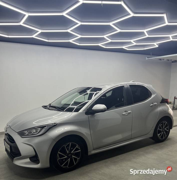 Toyota Yaris 15 Comfort StyleTech automat Salon 1496cm3