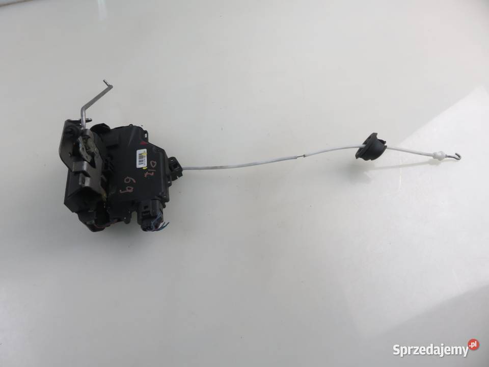 ZAMEK PRAWY PRZEDNI AUDI A4 B6 8E1837016C