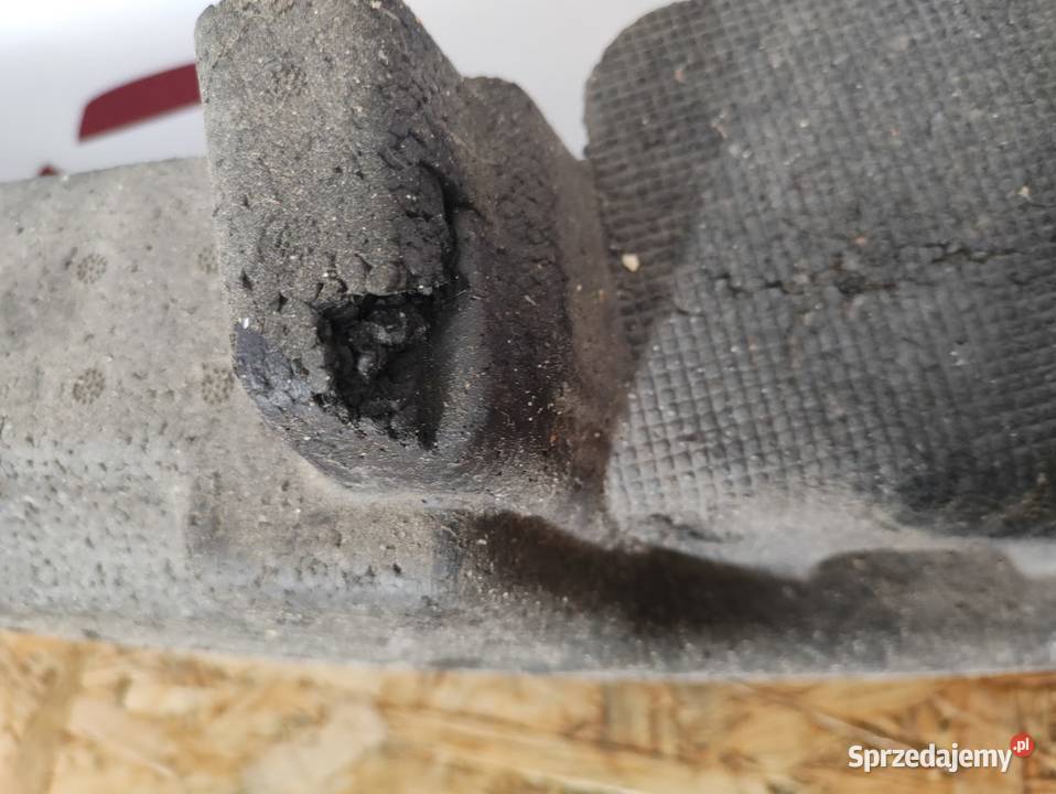 Absorber Zderzaka Przedniego 4805729 Chrysler osobowe Karoseria Pleszew sprzedam