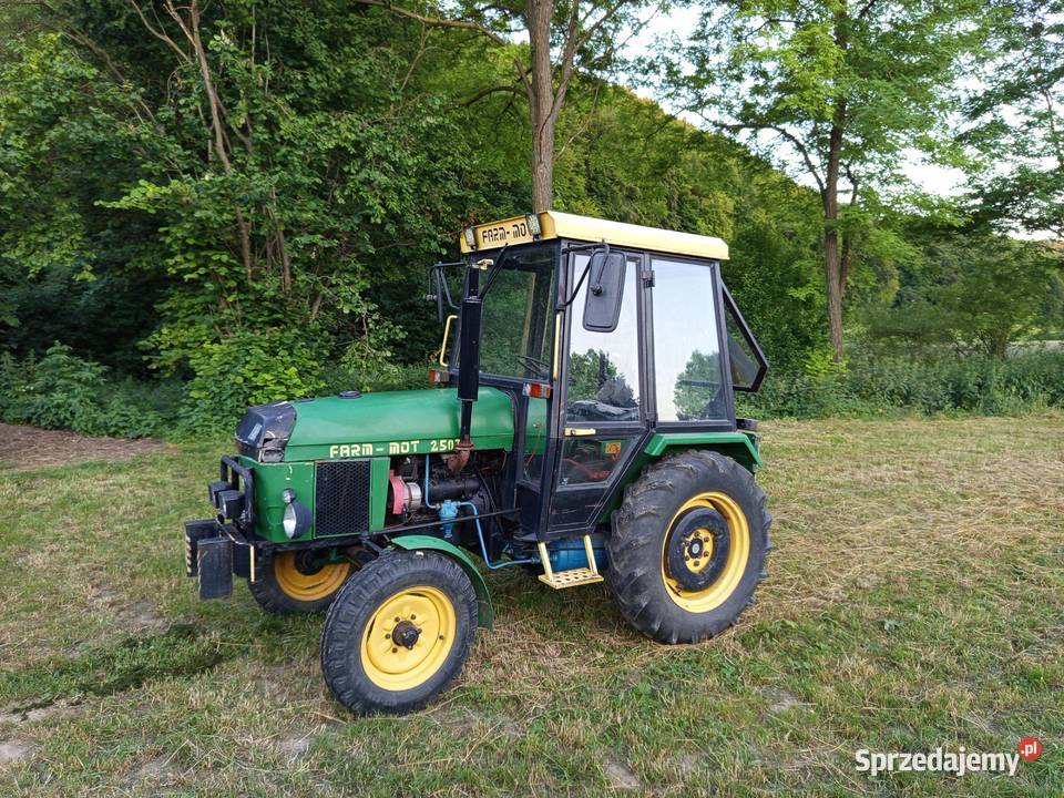 FarmMot 250 D C330 sadowniczy ogrodniczy Ursus Miechów