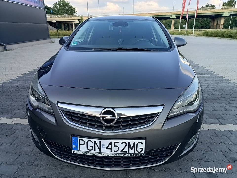 Astra J 16 Turbo SPORT benzyna Gniezno sprzedam
