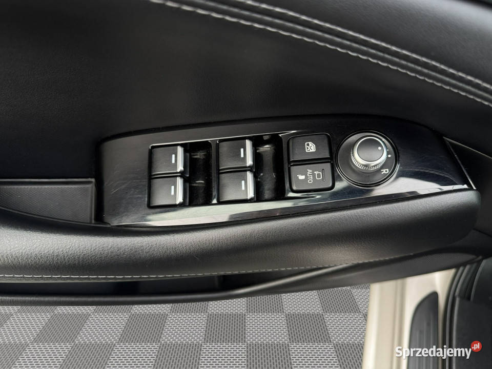 Mazda 6 WJ1016M20 CenterLine Podgrzf LED Salon światła LED Pępowo