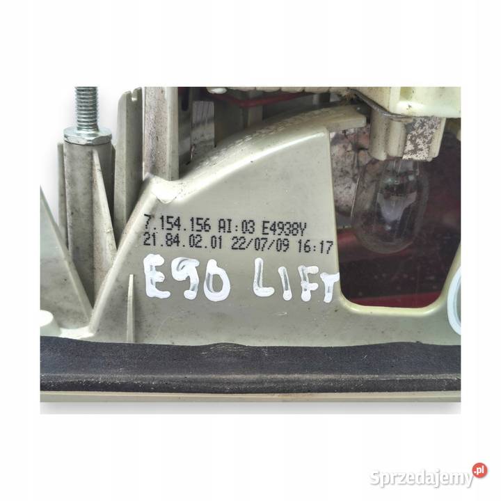 LAMPA PRAWA BMW Serii 3 E90 LIFT 0812r TYLNA