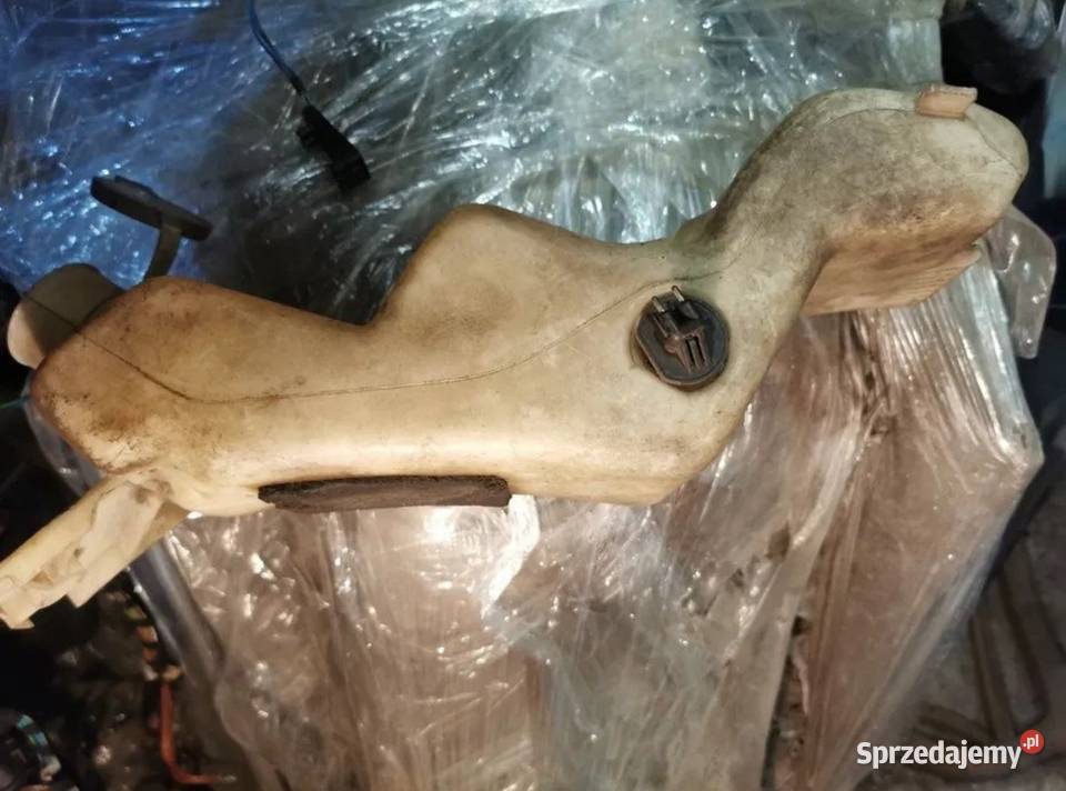 Zbiorniczek spryskiwaczy BMW E34 czujnik Żory sprzedam
