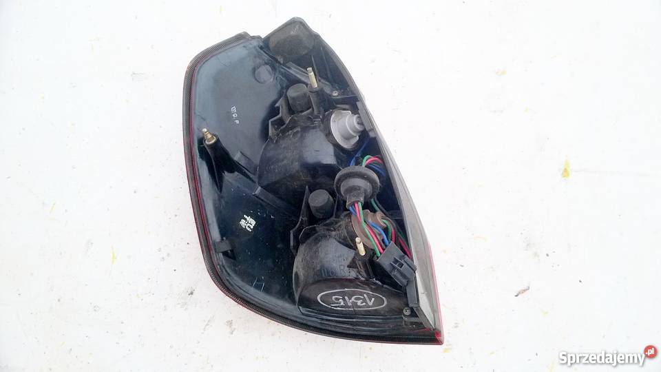 SUBARU LEGACY KOMBI 2000 2001 LAMPA TYŁ PRAWA Wrocław