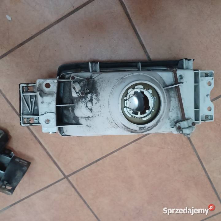 Mazda 323 lampa prawa lewa przod