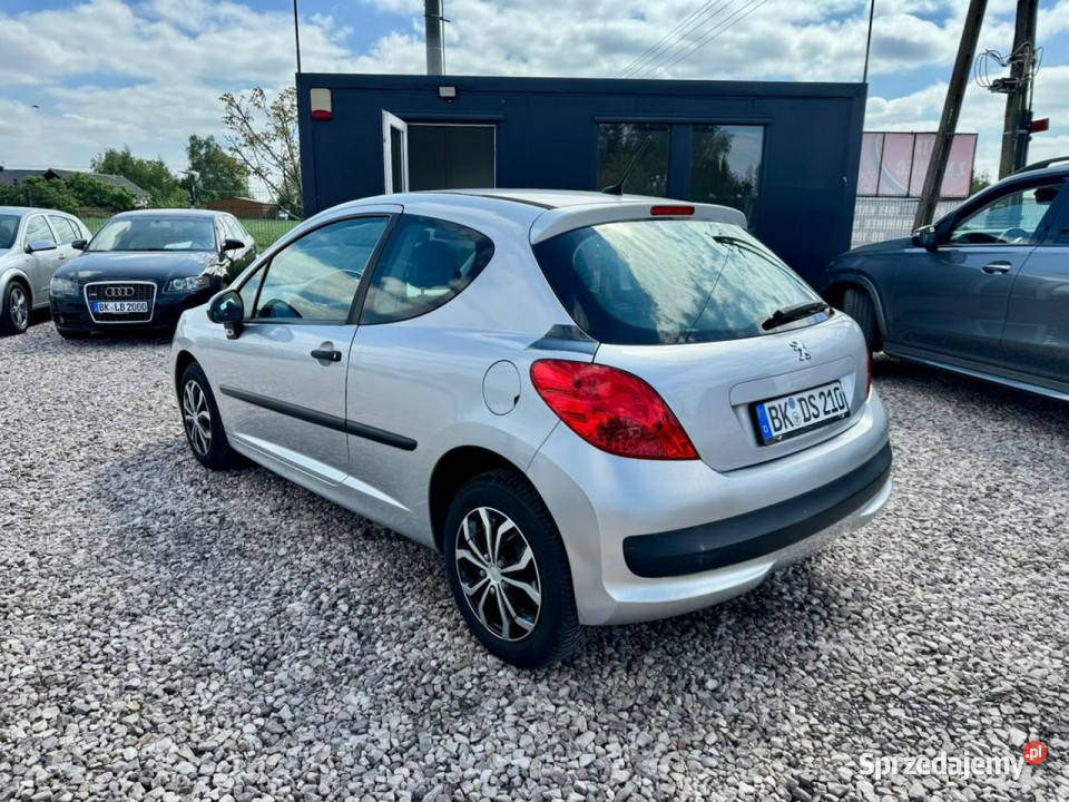 Peugeot 207 14 stary zwykły silnik Sprowadzony 1360cm3 207 mazowieckie