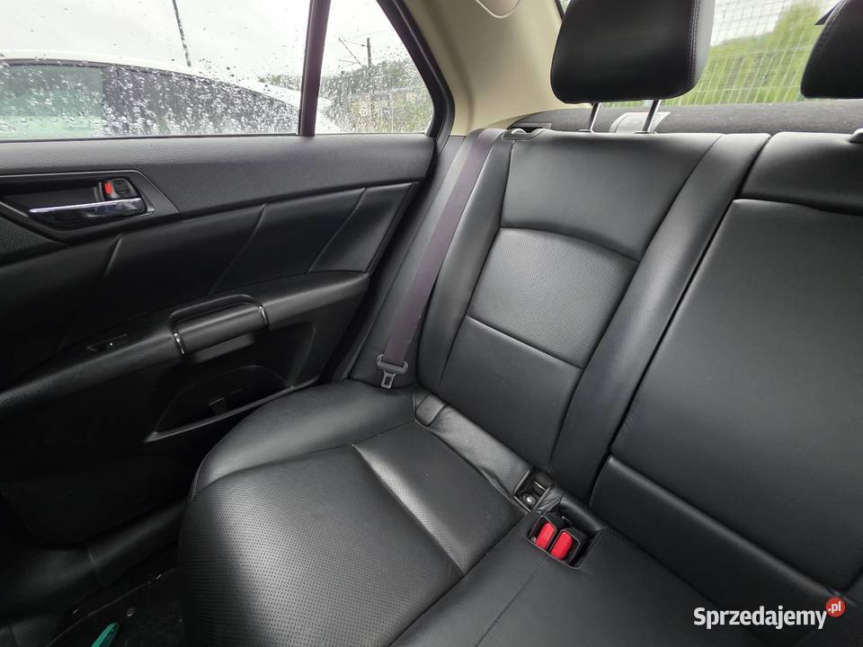 Suzuki Kizashi 24 178 koni napęd 4x4 podgrzewane fotele Reda