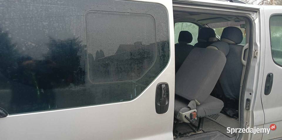 Sprzedam Reno trafik 9 osobowy Long hak Klima 31000km