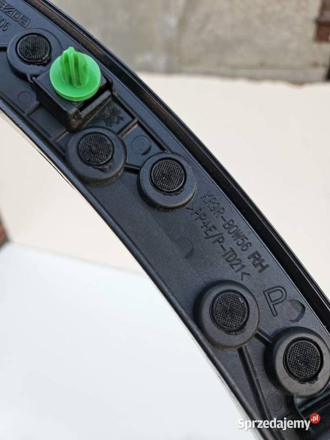 MAZDA CX60 CX60 LISTWA BŁOTNIKA PRAWY TYŁ PRAWA Międzychód sprzedam