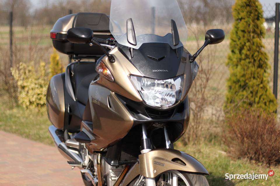 HONDA NTV 700 Deauville turystyczny Pionki