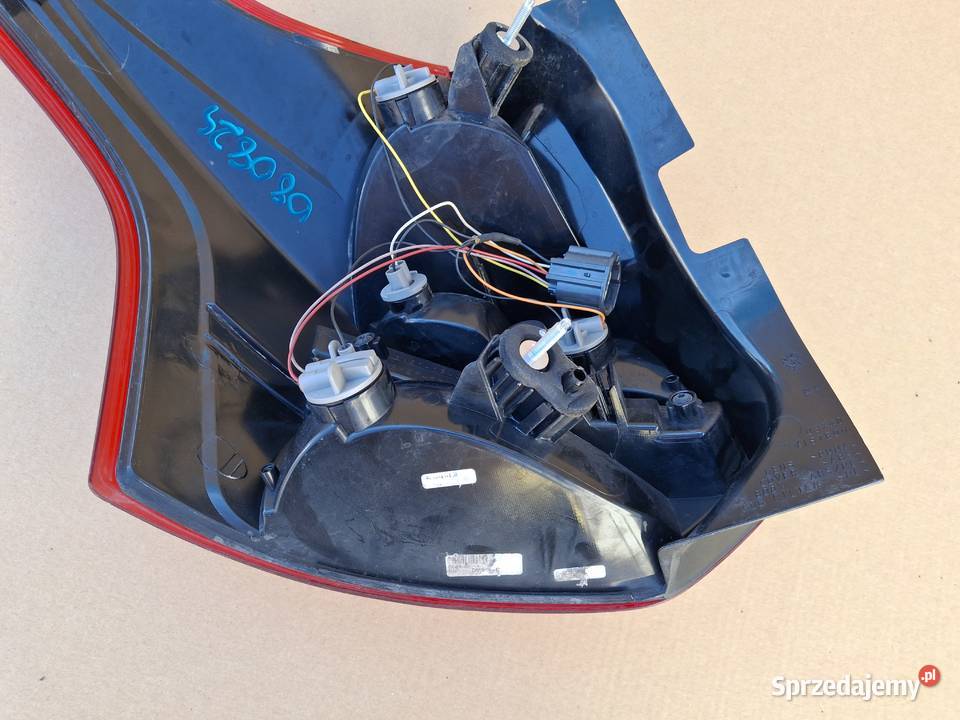 FORD FOCUS MK3 HB LAMPA PRAWY TYŁ PRAWA ORYGINAŁ Lampy tylne Bieleń