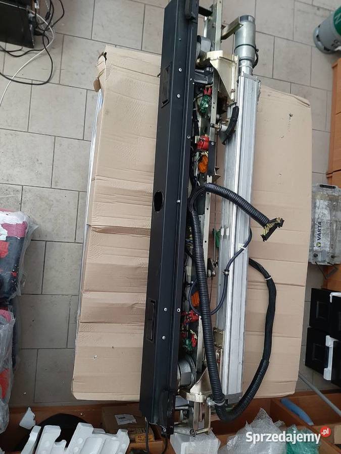 Mechanizm otwieraniazamykania drzwi