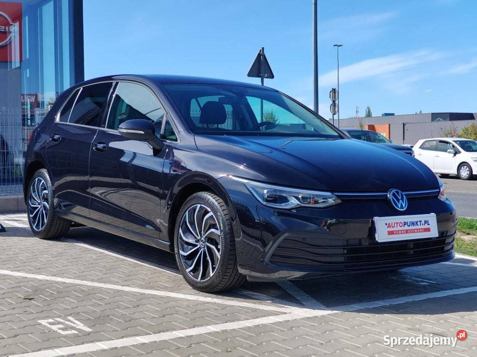 Volkswagen Golf 2023r niski przebieg 1 wł salon