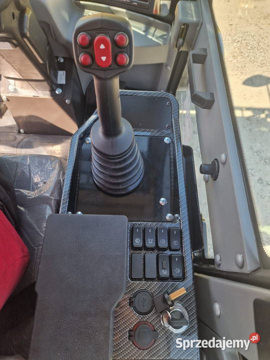 Ładowarka rolnicza kołowa teleskopowa BK816T Opole