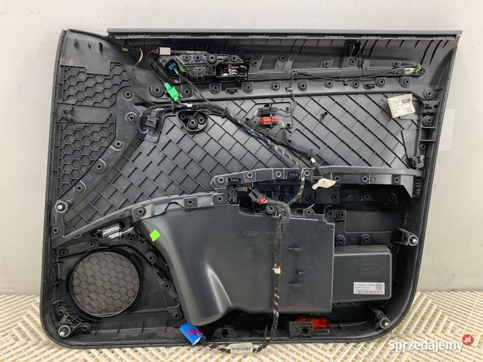 BOCZEK DRZWI LEWY PRZÓD VW TROC Crossover