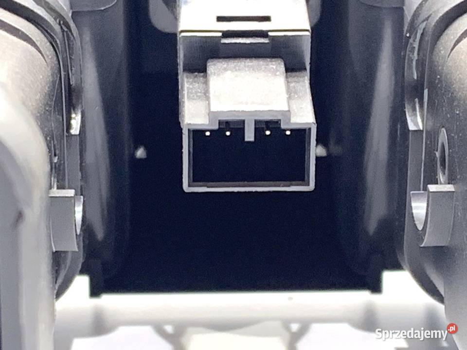 KRATKA NAWIEWU PRZÓD VOLVO V50 Kombi 0312 sprzedam