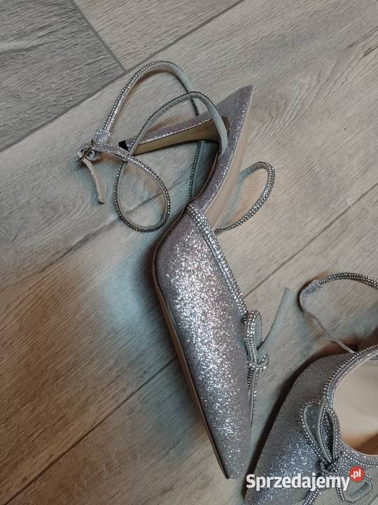 40 Srebrne bogato zdobione czółenka wieczorowe z