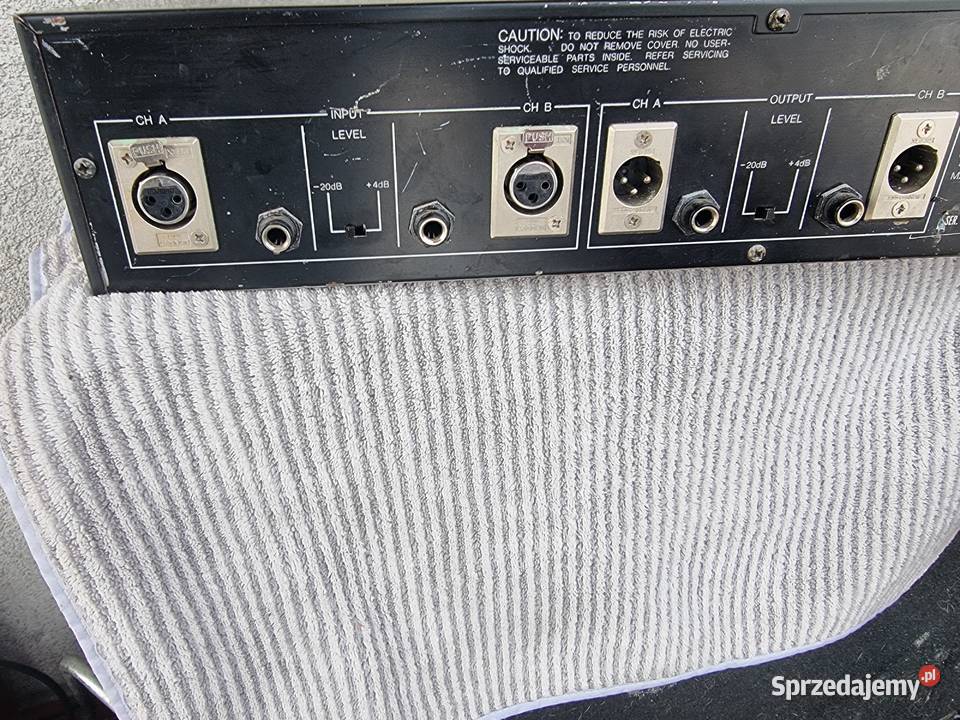 profesjonalny korektor yamaha Q2031A