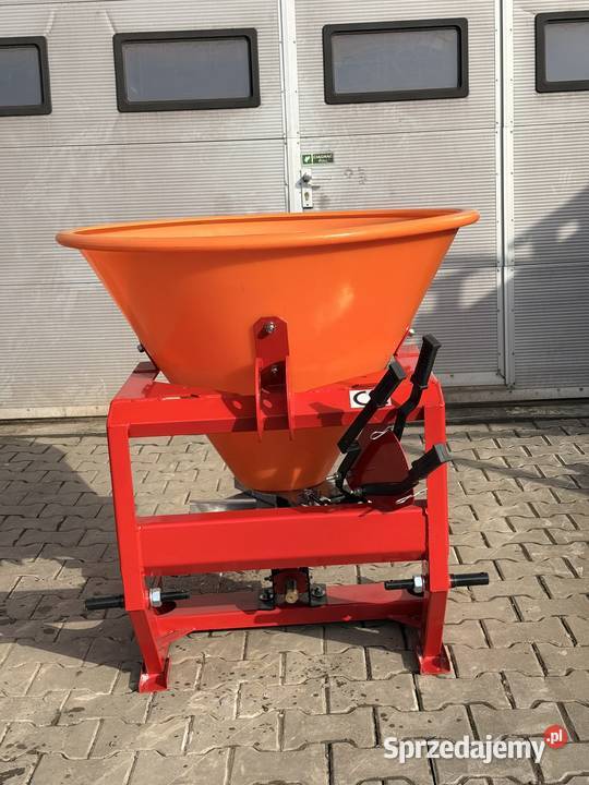 Rozsiewacz do nawozów ogrodowy sadowniczy polowy Warka sprzedam