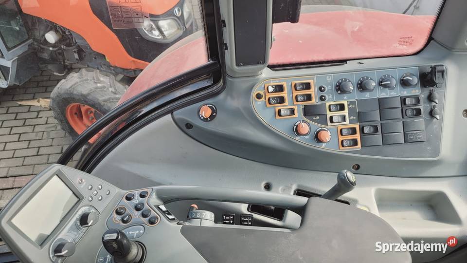 Ciągnik rolniczy Valtra T152 moc 150 Skrzynia biegów Automatyczna Zaklików sprzedam