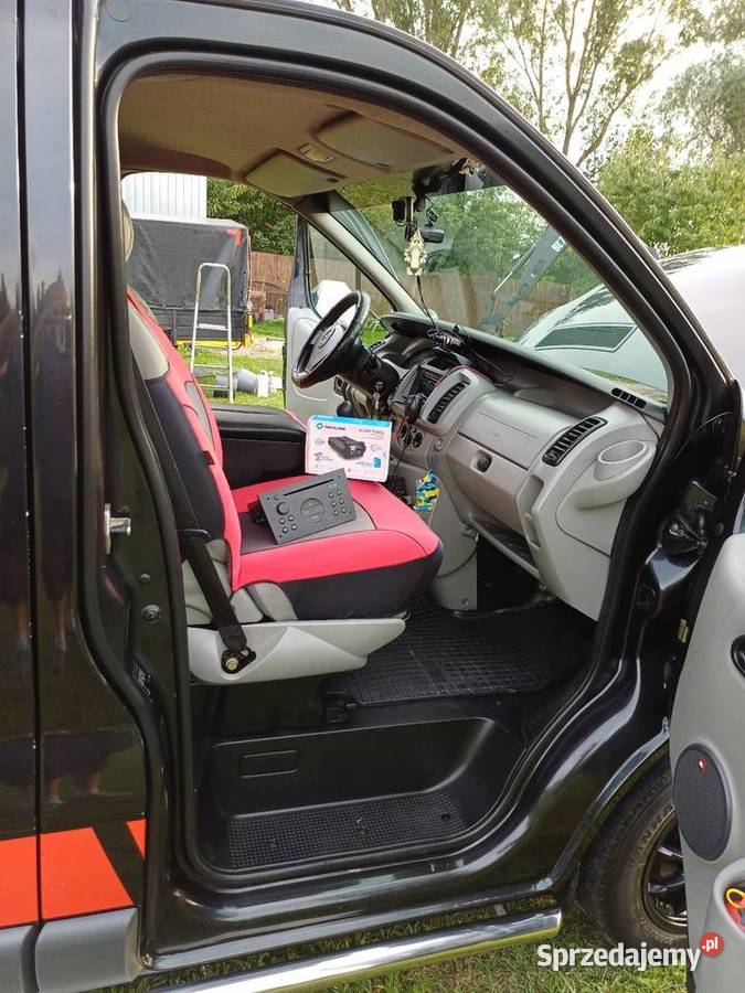 Opel Vivaro 19 CDTI Brygadówka 6 os 6 lat u mnie aluminiowe felgi Bełchatów sprzedam