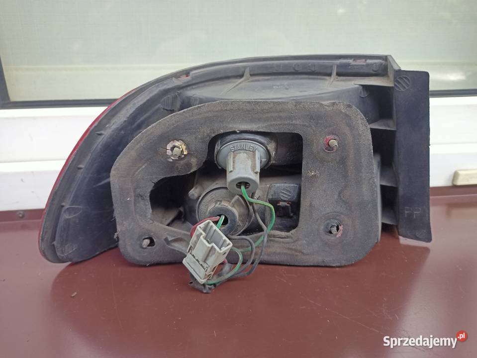 Honda Civic V 5gen sedan lampa tył tylna prawa łódzkie Sieradz