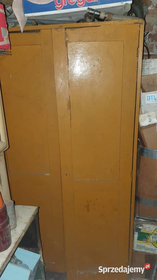 Stara drewniana szafa zamykana Warszawa
