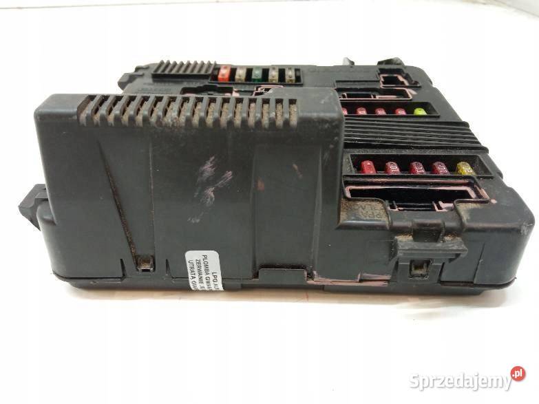 SKRZYNKA BEZPIECZNIKÓW 8200306032A UPC X84 N osobowe