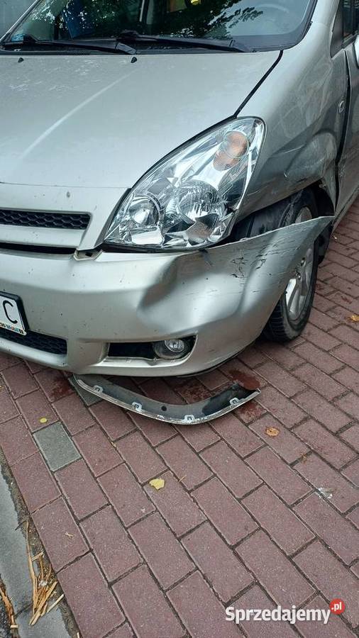 Uszkodzona stłuczce Toyota Corolla Verso Corolla Verso Sierpc