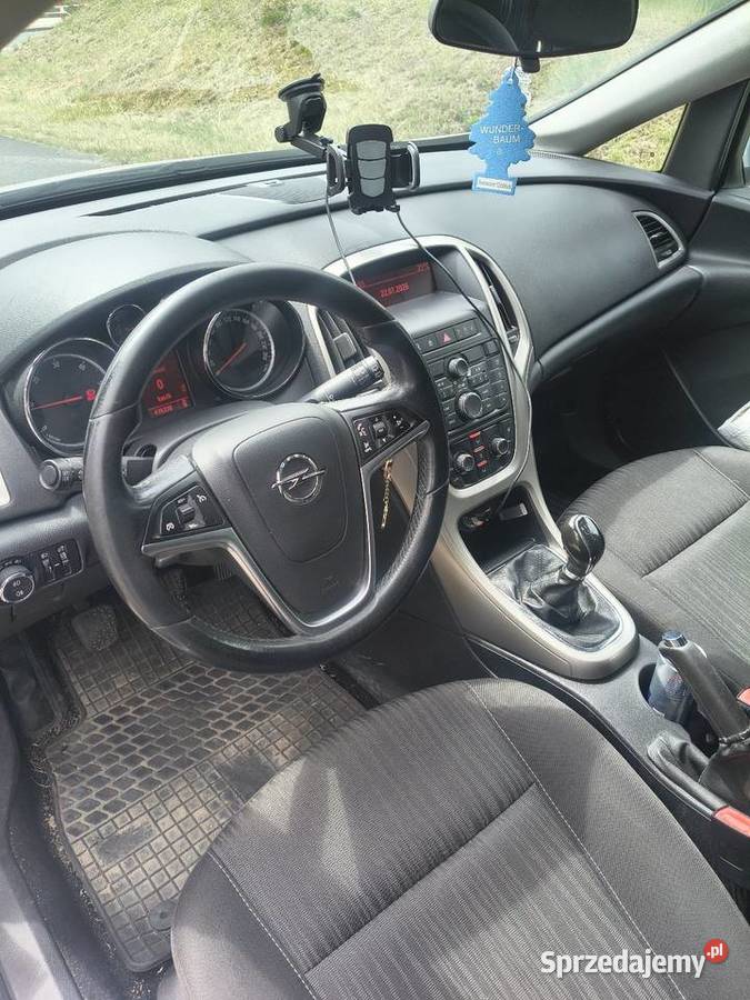 Opel astra j 2011r 17 110 Rok produkcji 2011 Kostrzyn