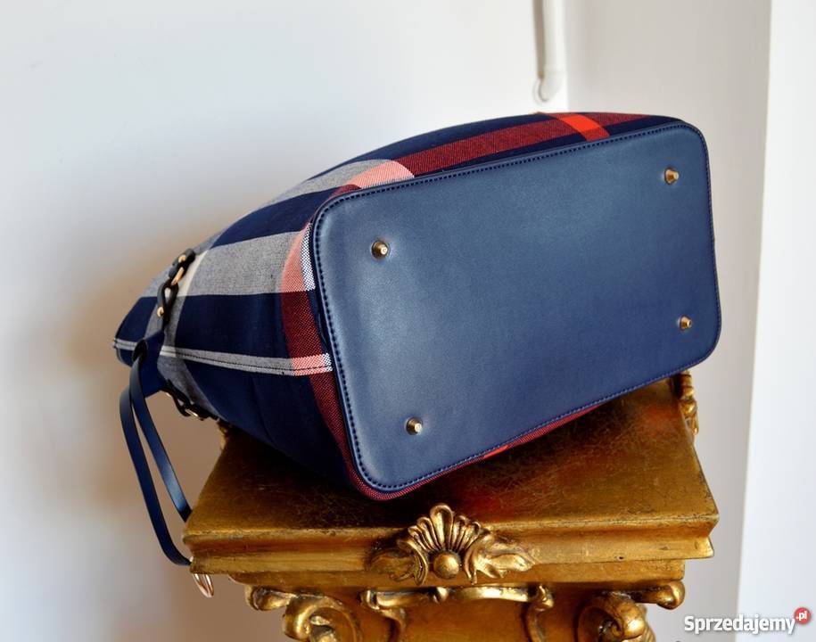 BURBERRY TOREBKA BURBERRY KRATKA SZOPERKA