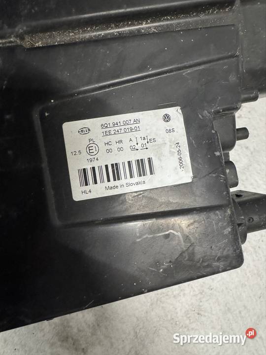 Lampa lewy przód Volkswagen Polo IV lift 9N Rok produkcji 2006 śląskie Jasienica sprzedam