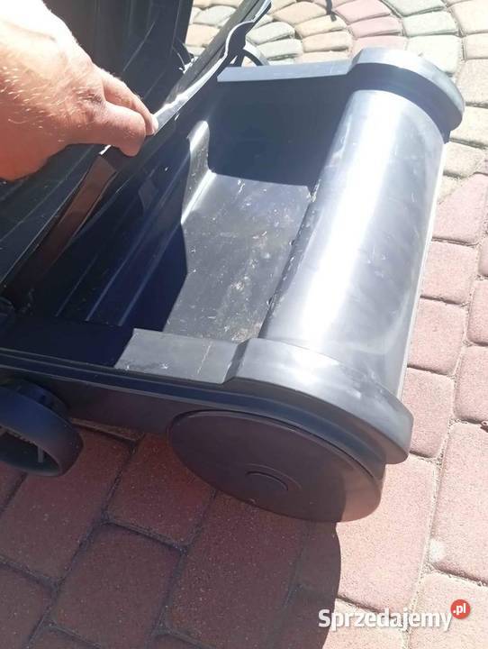 Sprzedam leżaki ogrodowe biały i czarny Podławki