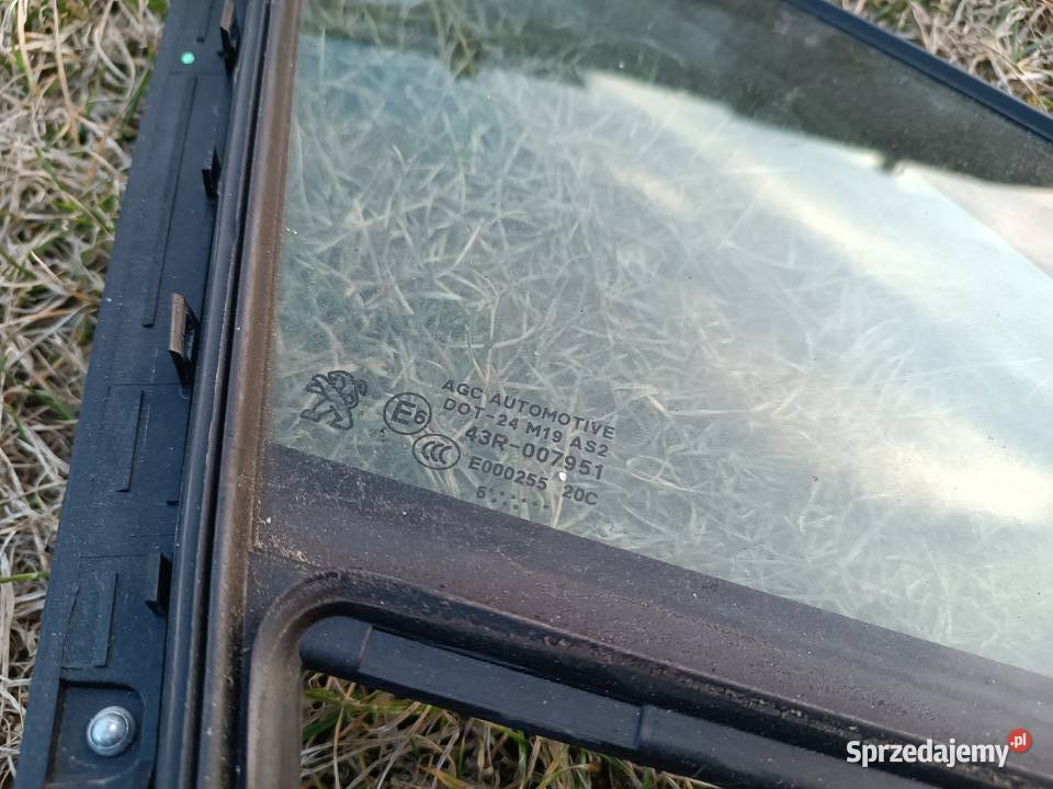 Szyba karoseryjne drzwi prawy przód Peugeot 2008 Turek