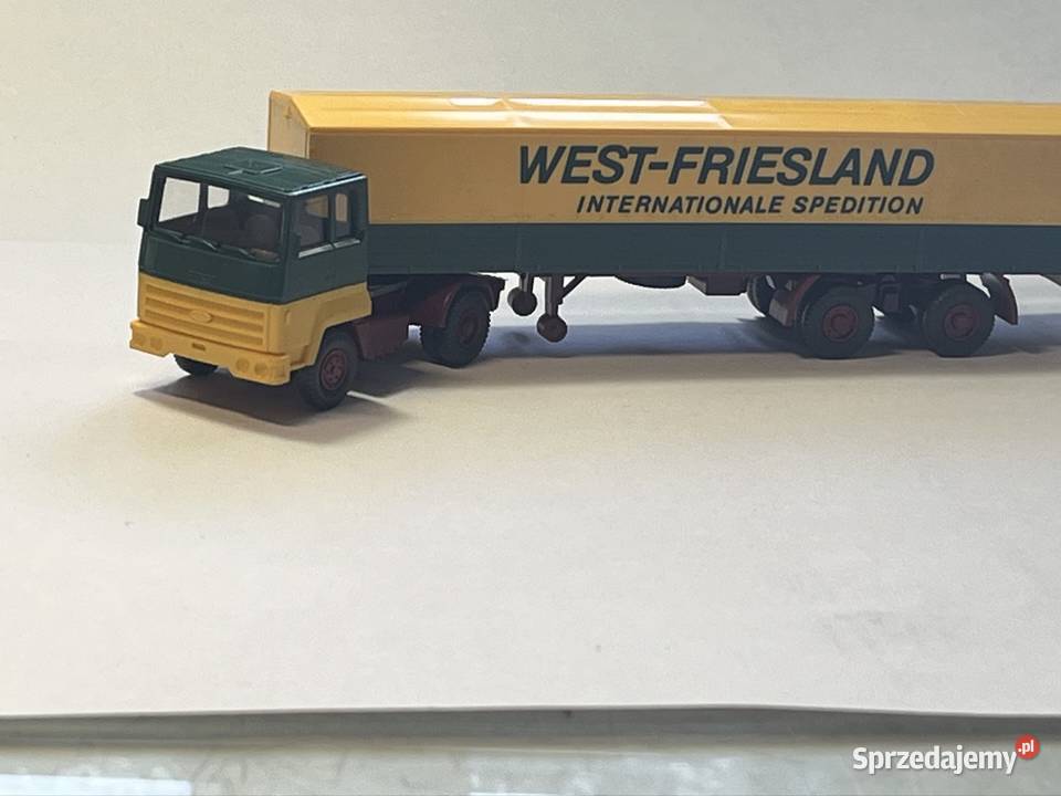 Kolekcjonerski model ciężarówki Wiking Ford kujawsko-pomorskie