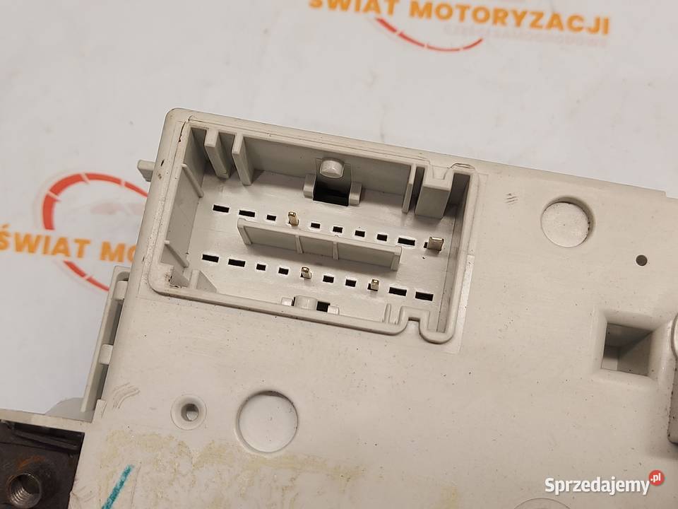 JEEP CHEROKEE V KL 15r moduł BCM osobowe Skrzynki bezpieczników Kielce sprzedam