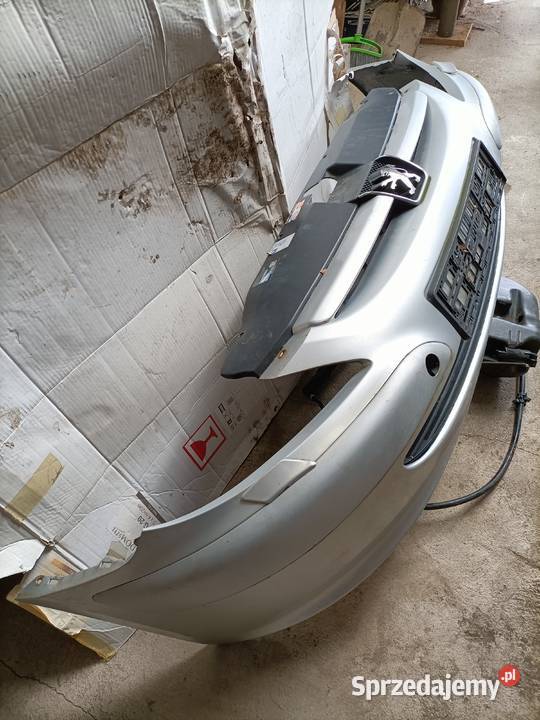 Peugeot 307 zderzak przód ze spryskiwaczami lamp osobowe Lipka