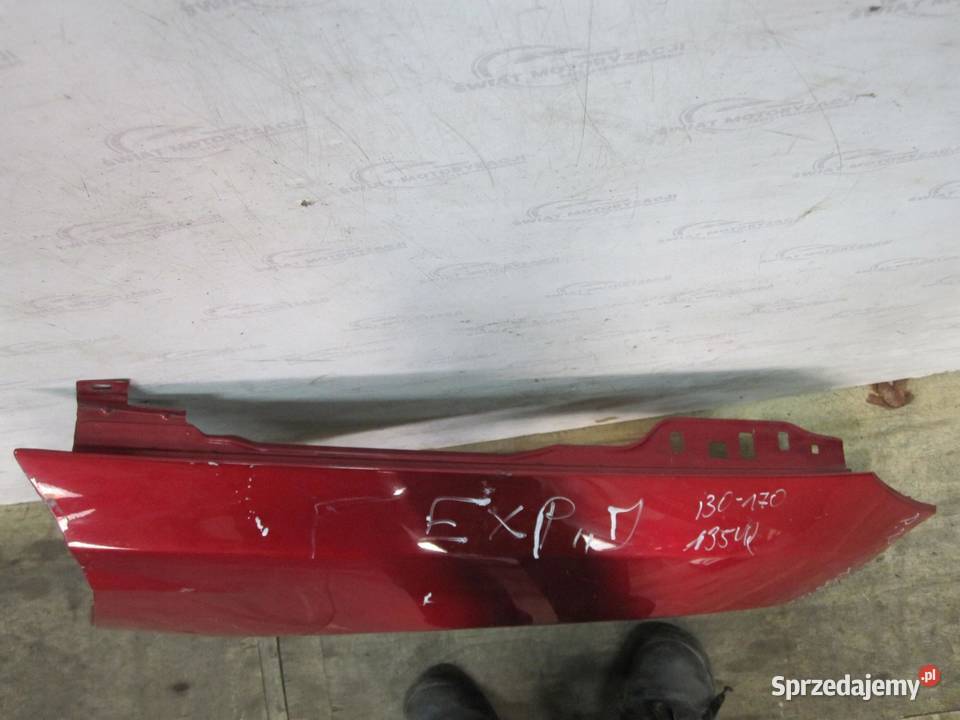 FORD FOCUS MK3 III 12r błotnik prawy przód