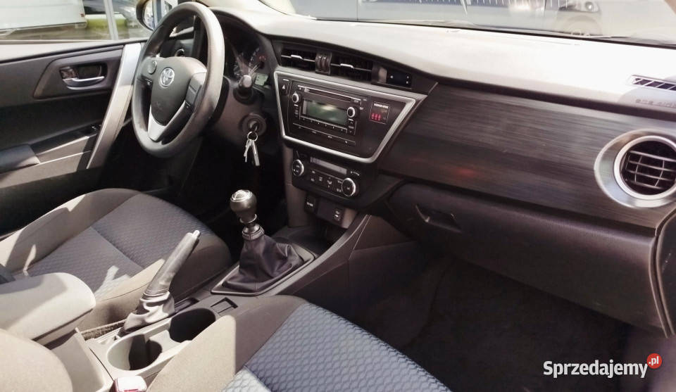 Toyota Auris 16 132 dwa kpl opon elektryczne szyby śląskie Dąbrowa Górnicza sprzedam