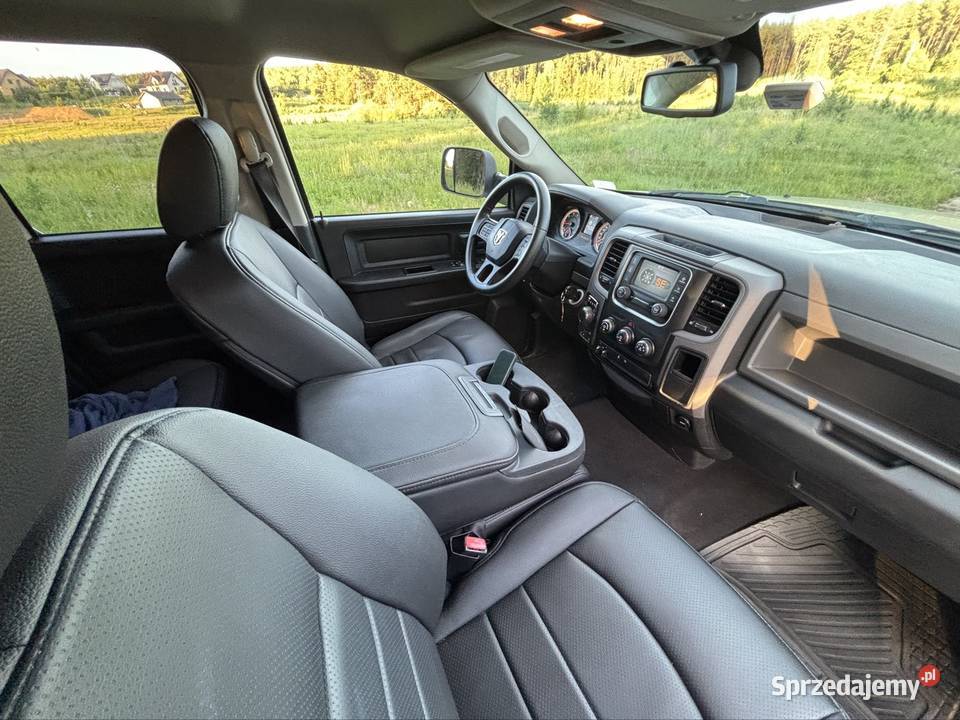 RAM 1500 r2014 4x4 272900km Sierakowice sprzedam