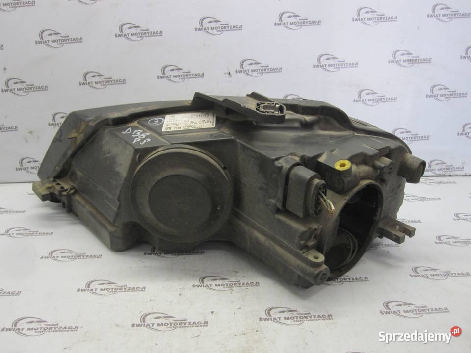 AUDI A3 8P II LIFT 10r lampa prawa przód ANGLIK osobowe Kielce