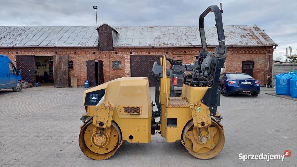 Walec Caterpillar CB24 2700 CAT Sochaczew