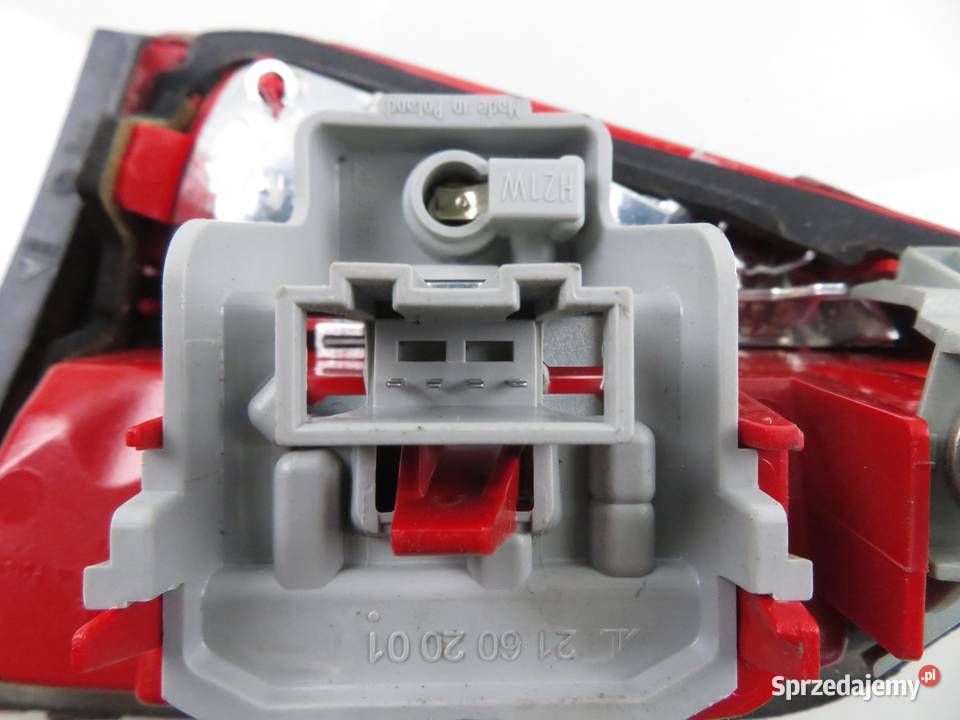 LAMPA LEWA TYLNA KLAPA AUDI A4 B8 Avant 20072015