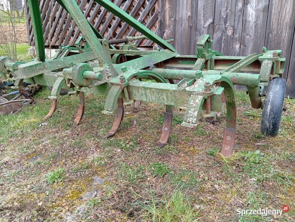 Kultywator uprawowy rolniczy nieuszkodzony Rolnictwo