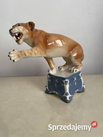 Stara figurka Royal Dux lwica cyrkowa