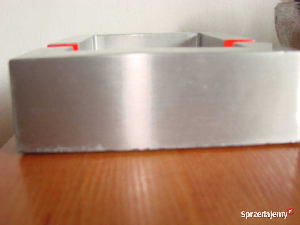 Marlboro duża popielniczka Pruszcz Gdański sprzedam