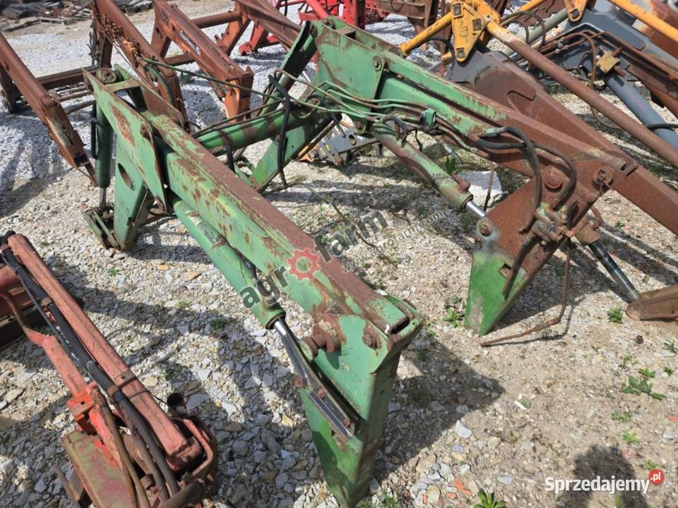 Ładowacz czołowy John Deere Byków